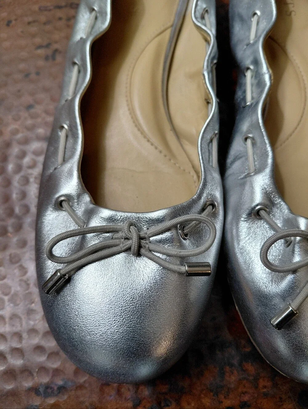 Talbots Sz. 6 Metallic Silver Leather Elastic Blair Ballet Flats